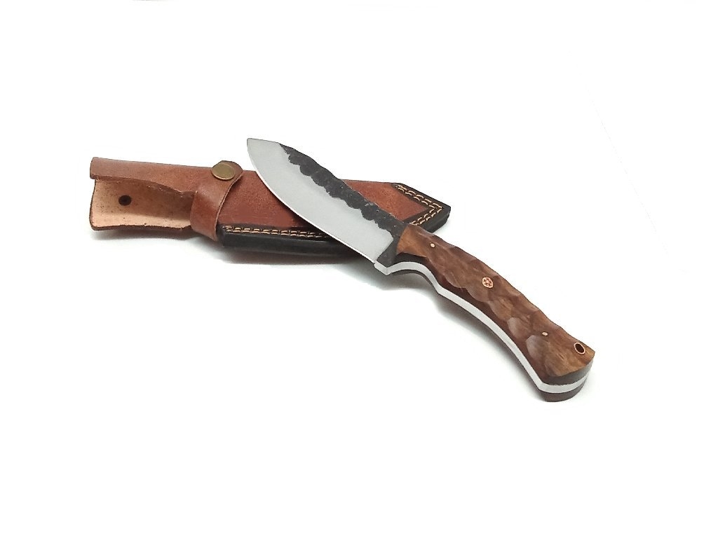 Coltello in acciaio balestra da scuoio per cinghiale